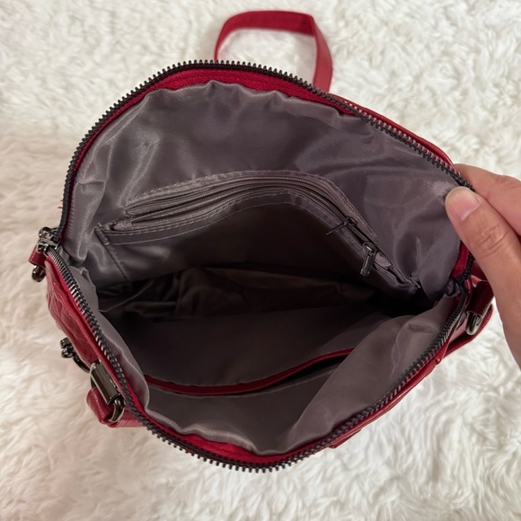 Red Multifunction Shoulder Bag - Picture 4 of 9